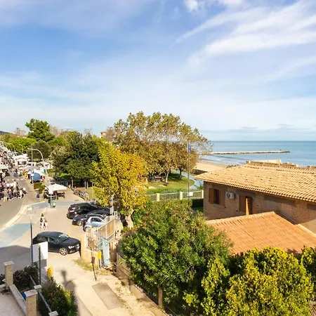 Gasthuis Isola Felice Silvi Paese