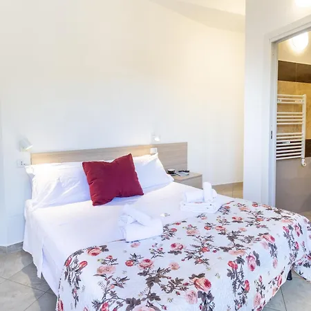 Gasthuis Isola Felice Silvi Paese